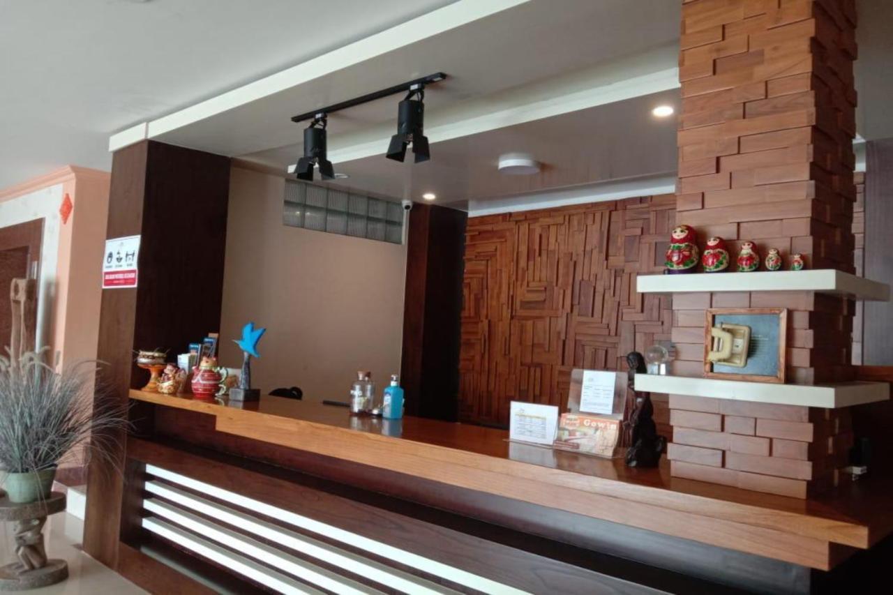 Oyo 90473 Gowin Hotel Kuta Lombok Zewnętrze zdjęcie