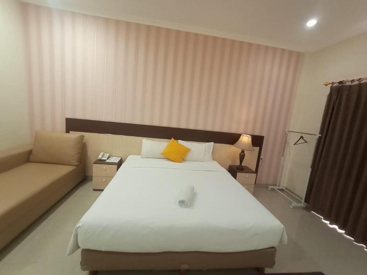 Oyo 90473 Gowin Hotel Kuta Lombok Zewnętrze zdjęcie