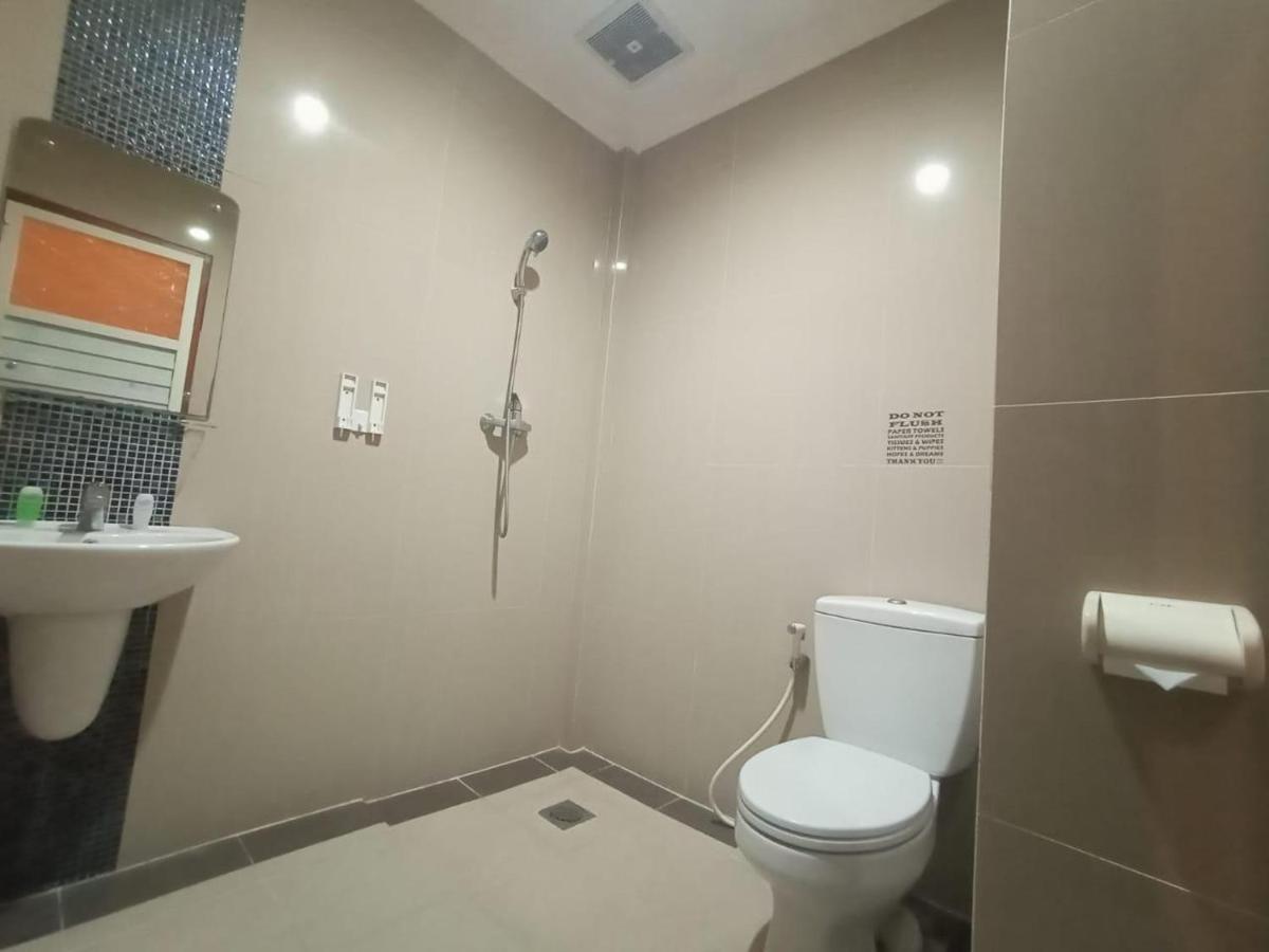 Oyo 90473 Gowin Hotel Kuta Lombok Zewnętrze zdjęcie