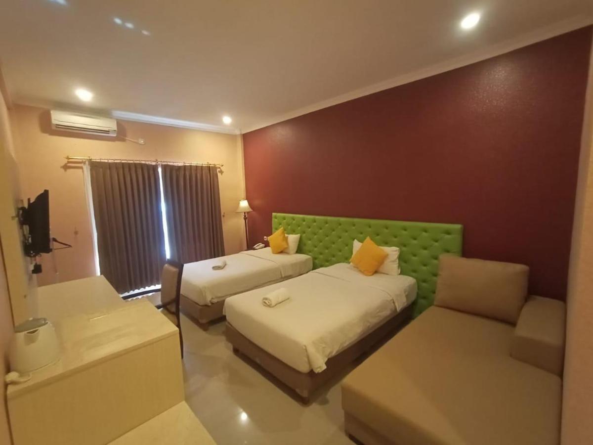 Oyo 90473 Gowin Hotel Kuta Lombok Zewnętrze zdjęcie