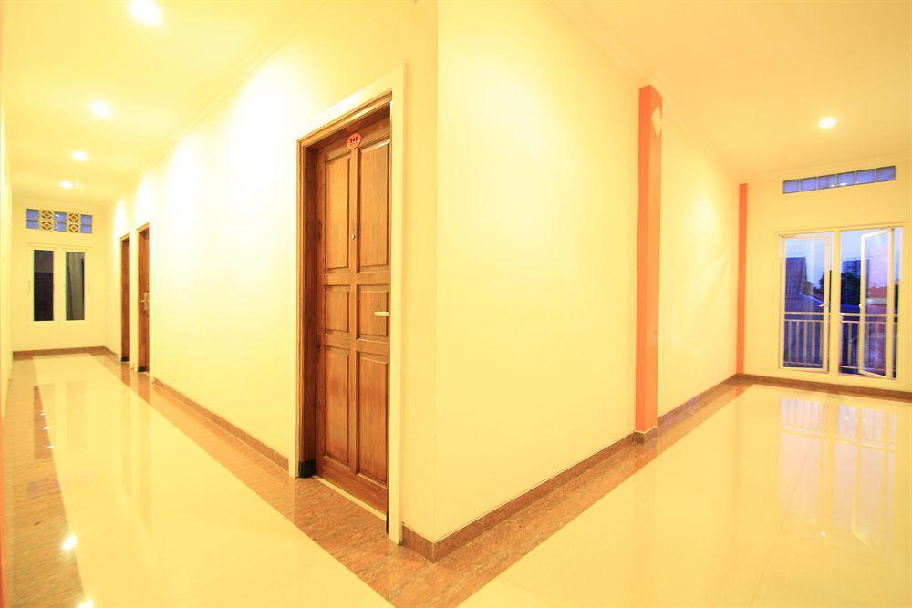 Oyo 90473 Gowin Hotel Kuta Lombok Zewnętrze zdjęcie