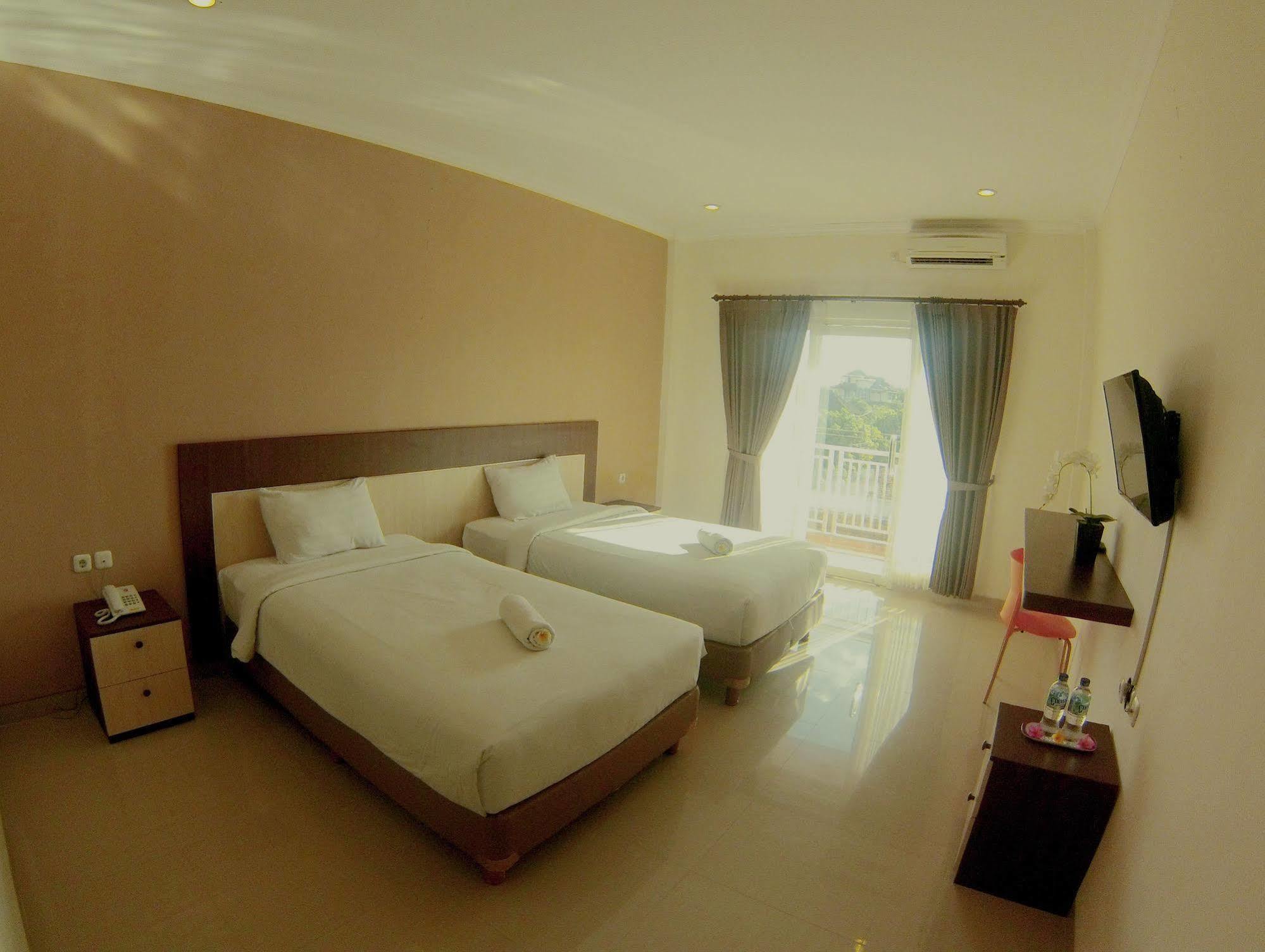 Oyo 90473 Gowin Hotel Kuta Lombok Zewnętrze zdjęcie