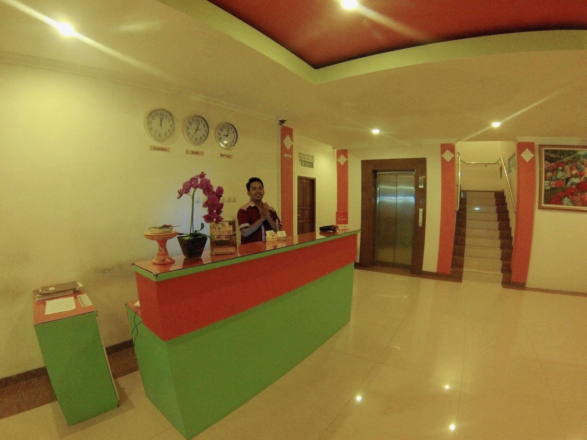 Oyo 90473 Gowin Hotel Kuta Lombok Zewnętrze zdjęcie